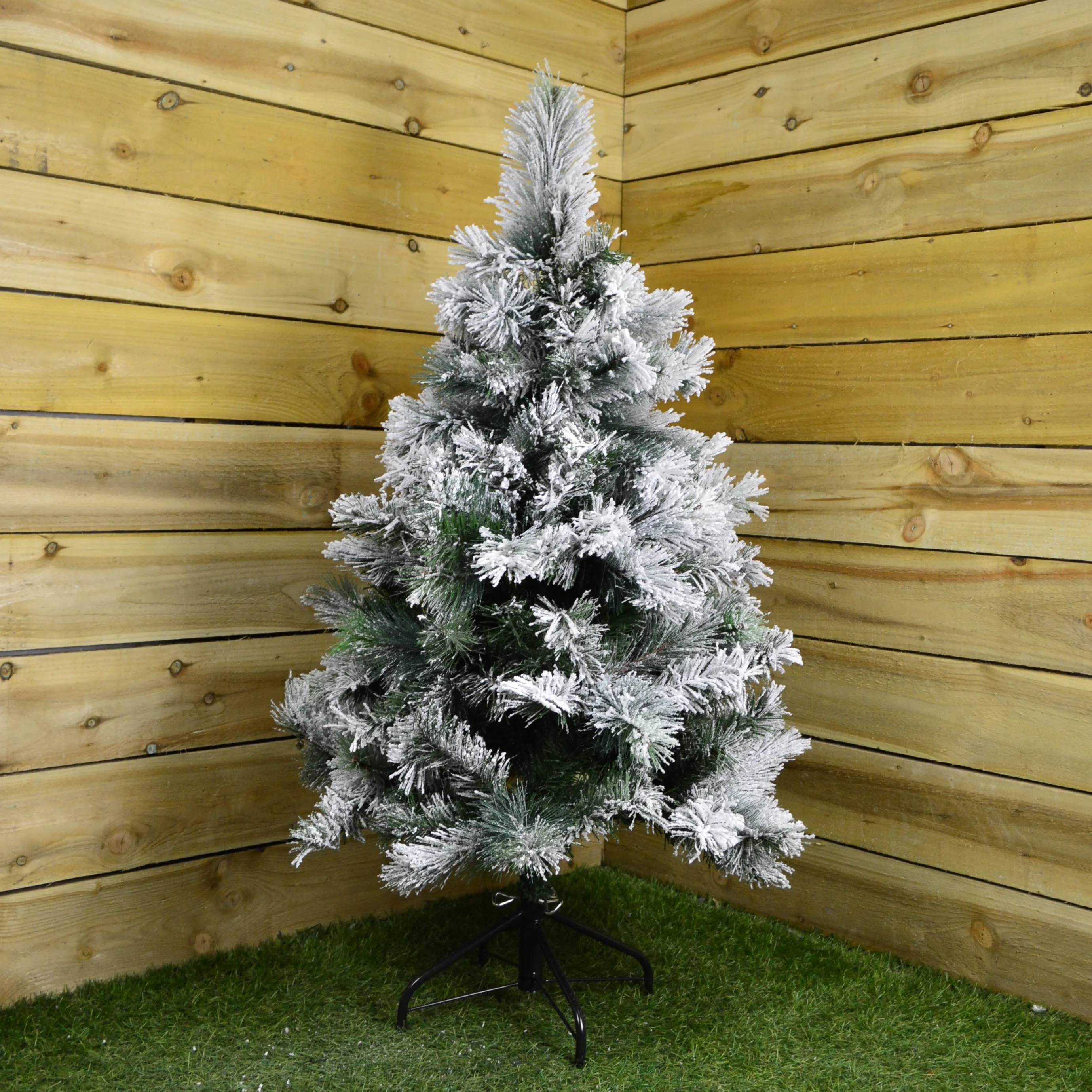 120cm (4ft) x 76cm (2.5ft) Snowy Vancouver Mixed Pine Christmas Tree