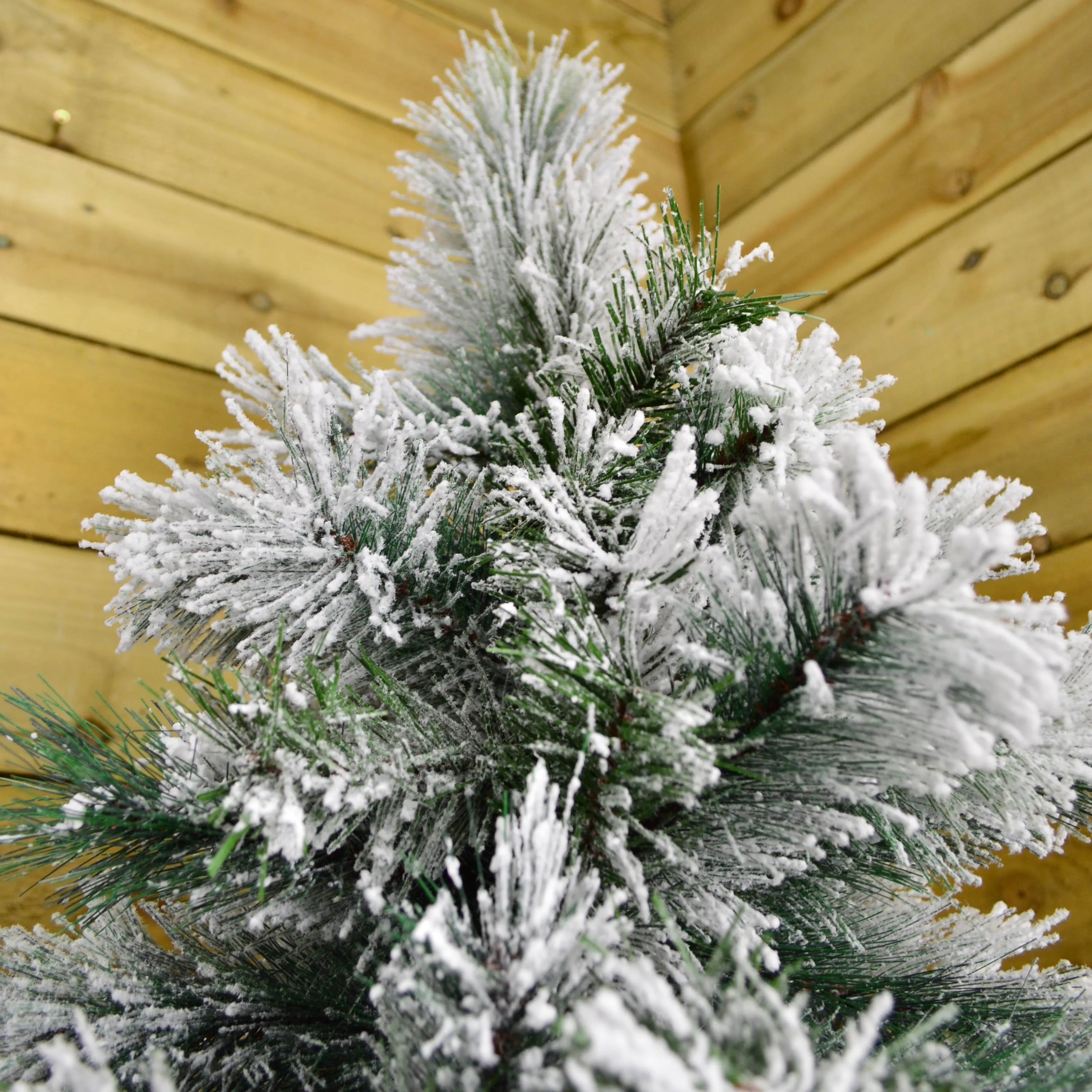 120cm (4ft) x 76cm (2.5ft) Snowy Vancouver Mixed Pine Christmas Tree