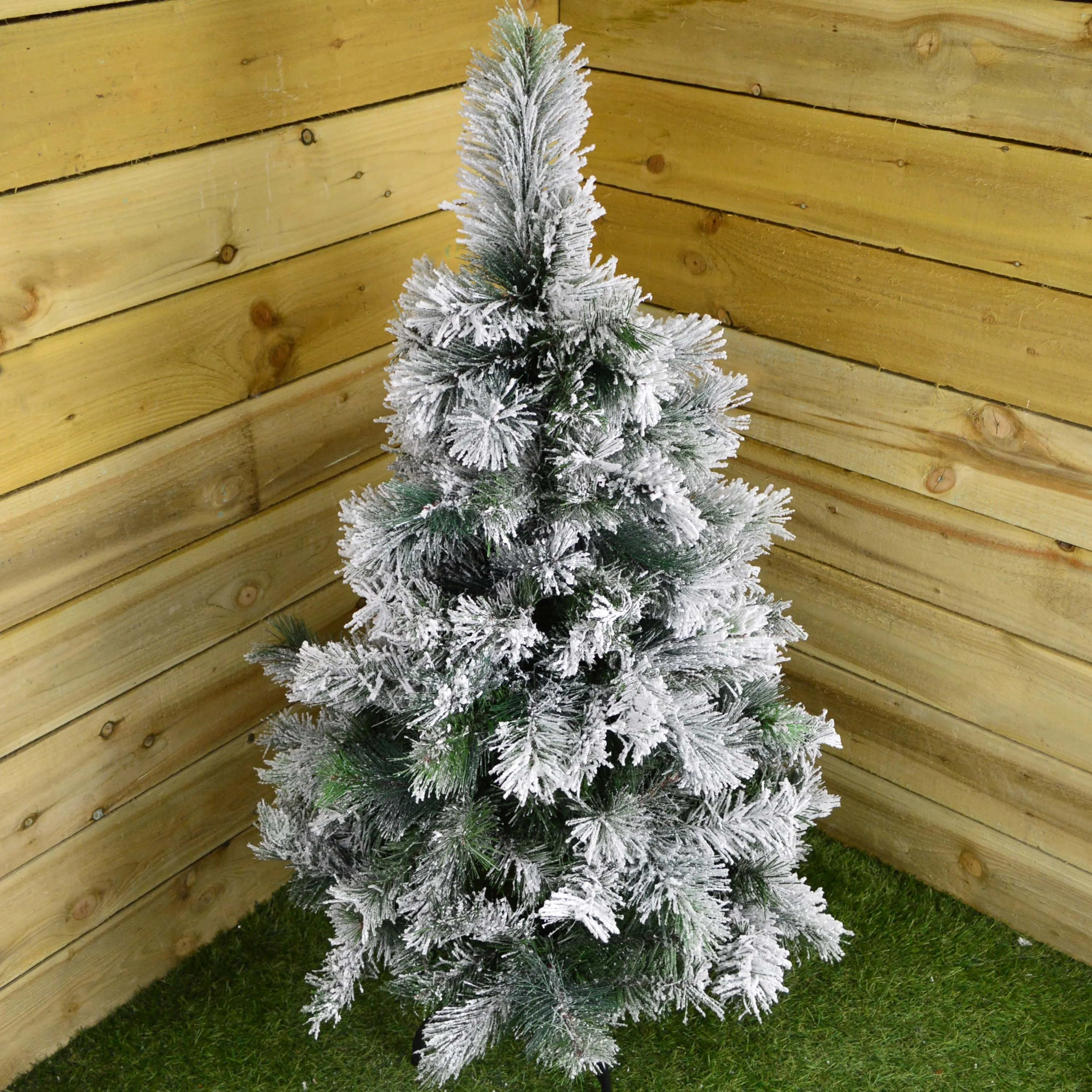 120cm (4ft) x 76cm (2.5ft) Snowy Vancouver Mixed Pine Christmas Tree