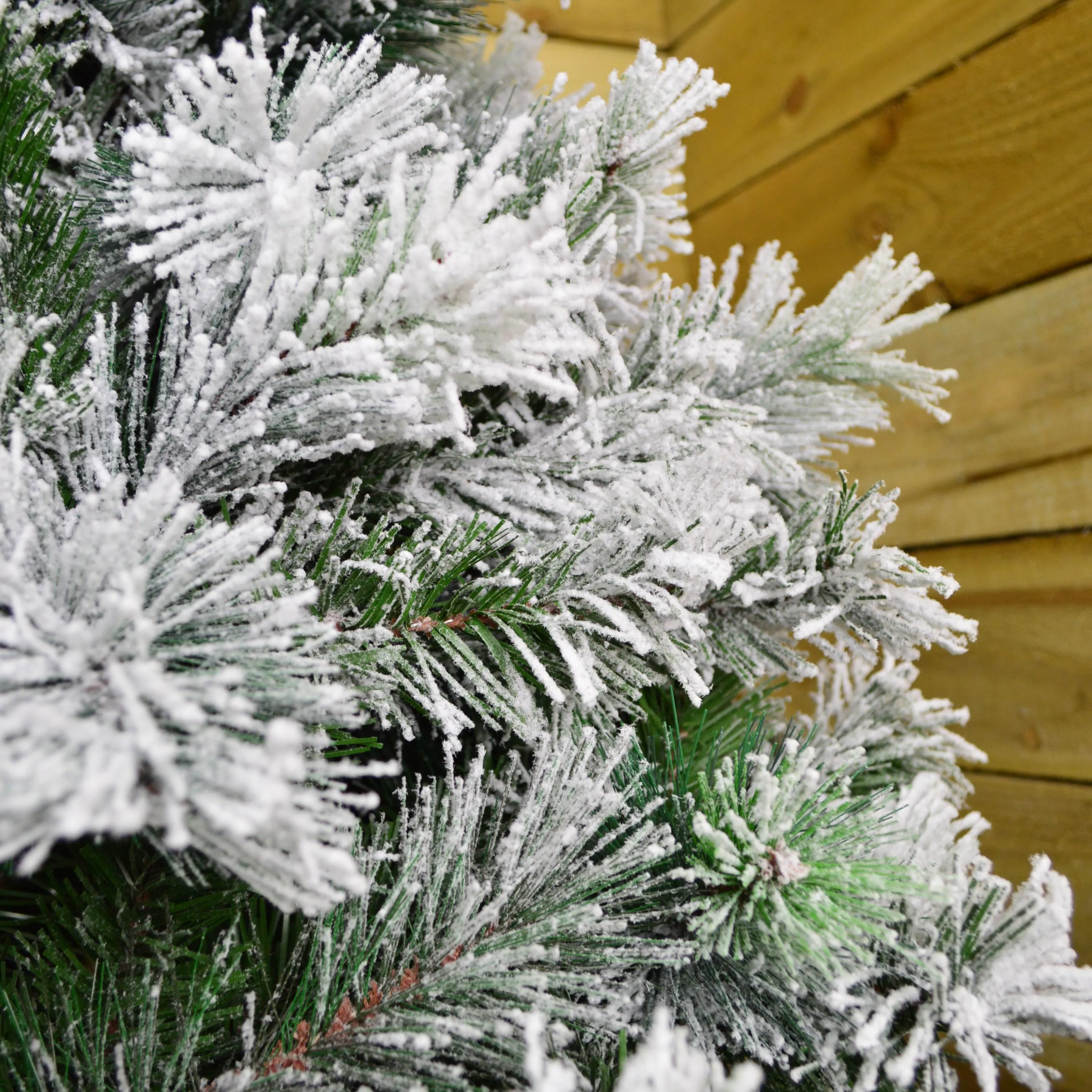 120cm (4ft) x 76cm (2.5ft) Snowy Vancouver Mixed Pine Christmas Tree