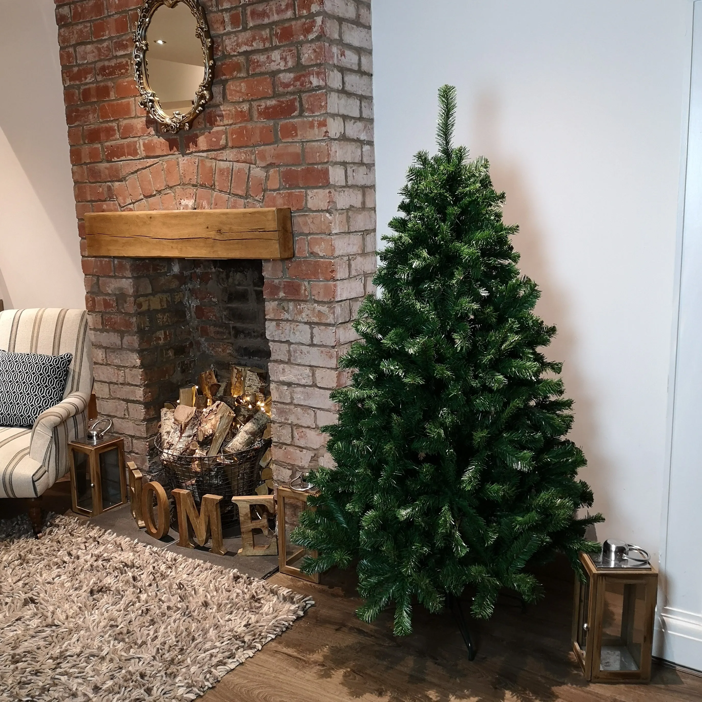 180cm 6ft Carson Spruce Green Hinged Festive Christmas Tree With 711 Tips