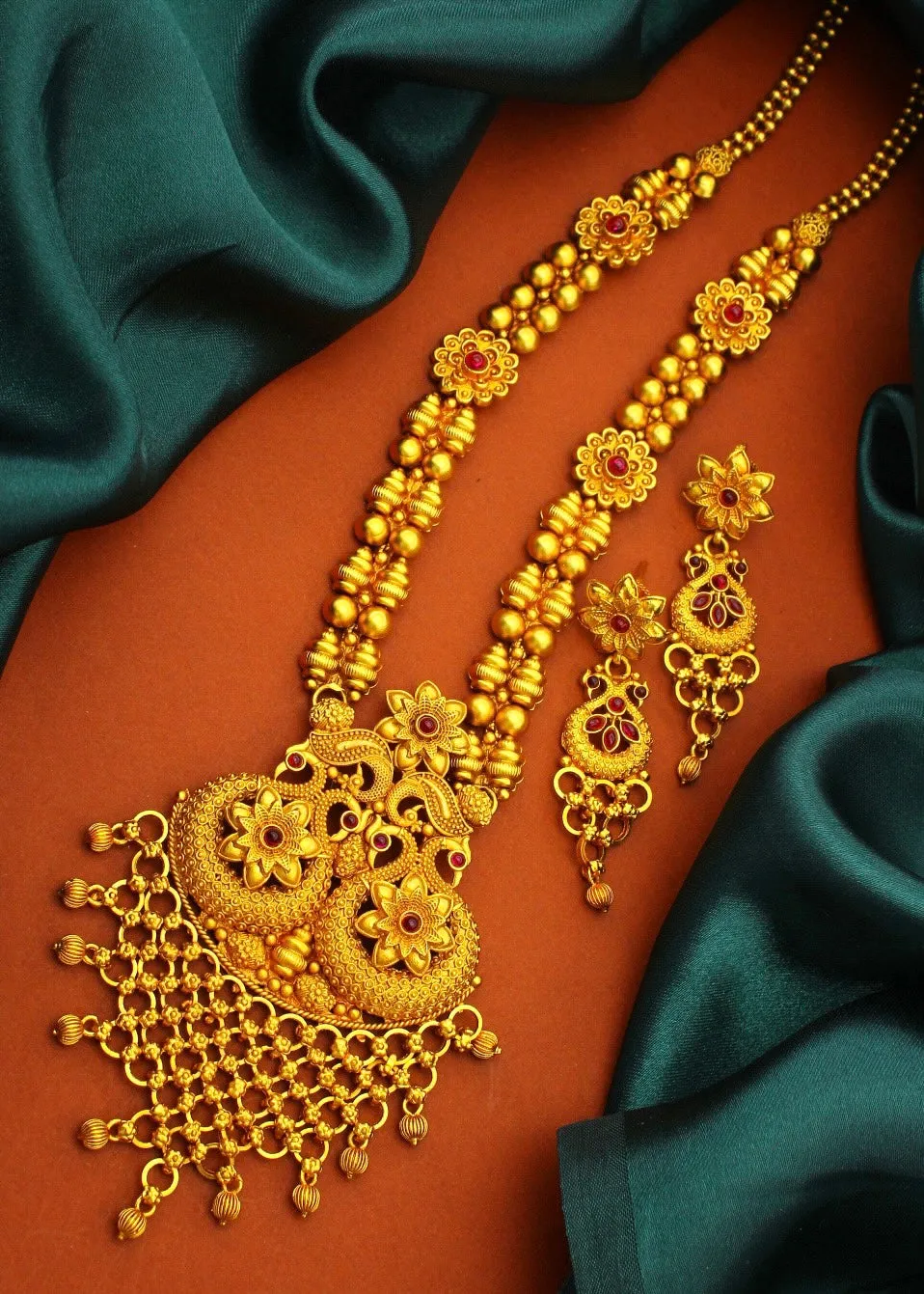 ATTRACTIVE PESHWAI MANGALSUTRA