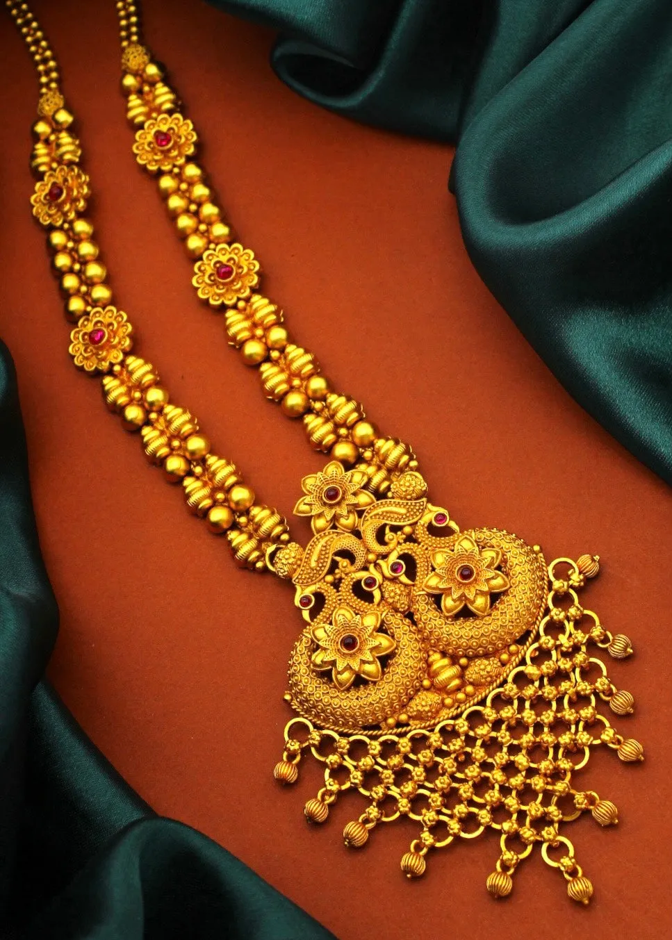 ATTRACTIVE PESHWAI MANGALSUTRA