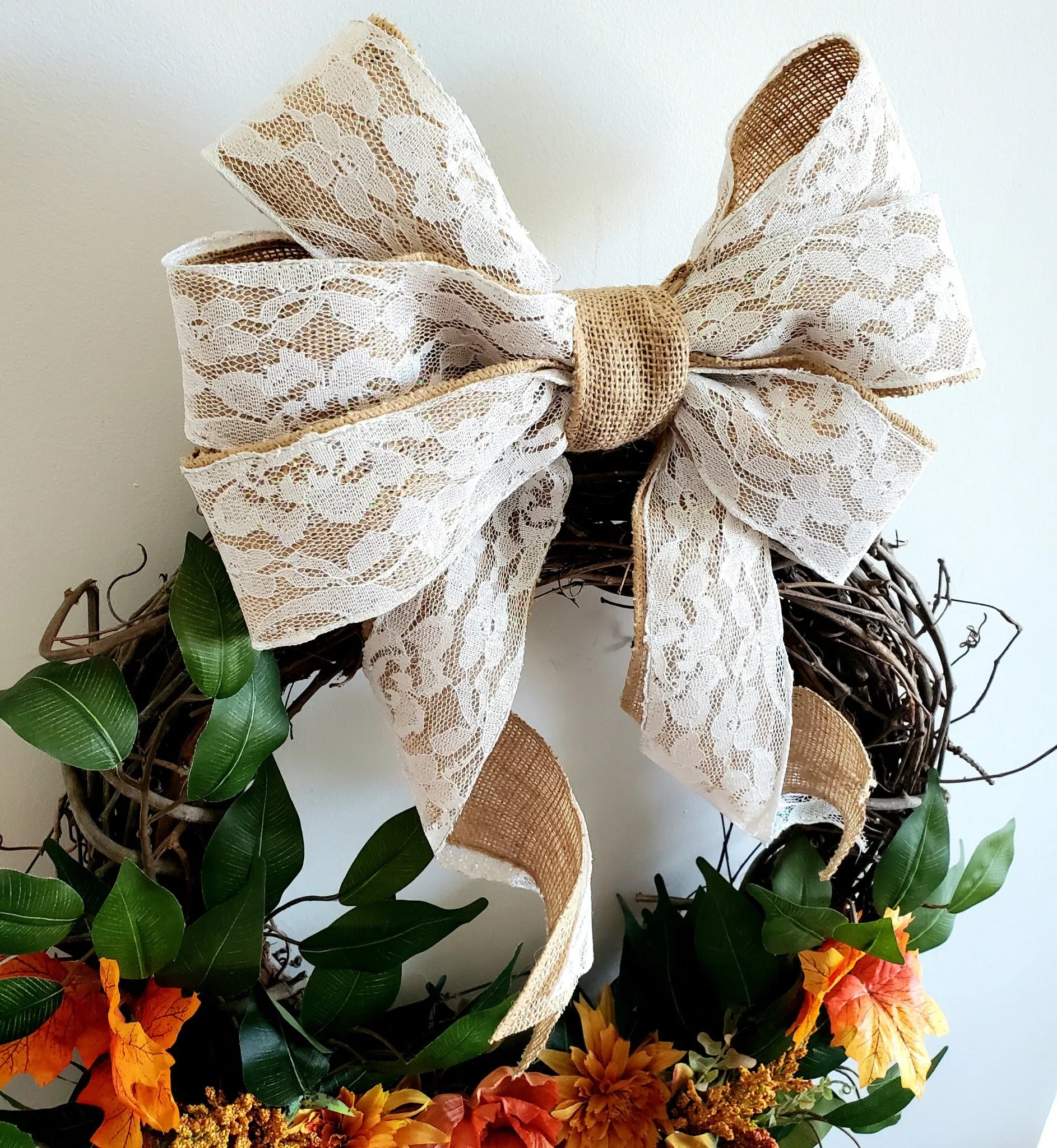 Hand-Made Bow Burlap Sparkly Lace - Perfect for Weddings, Parties, and Special Occasions