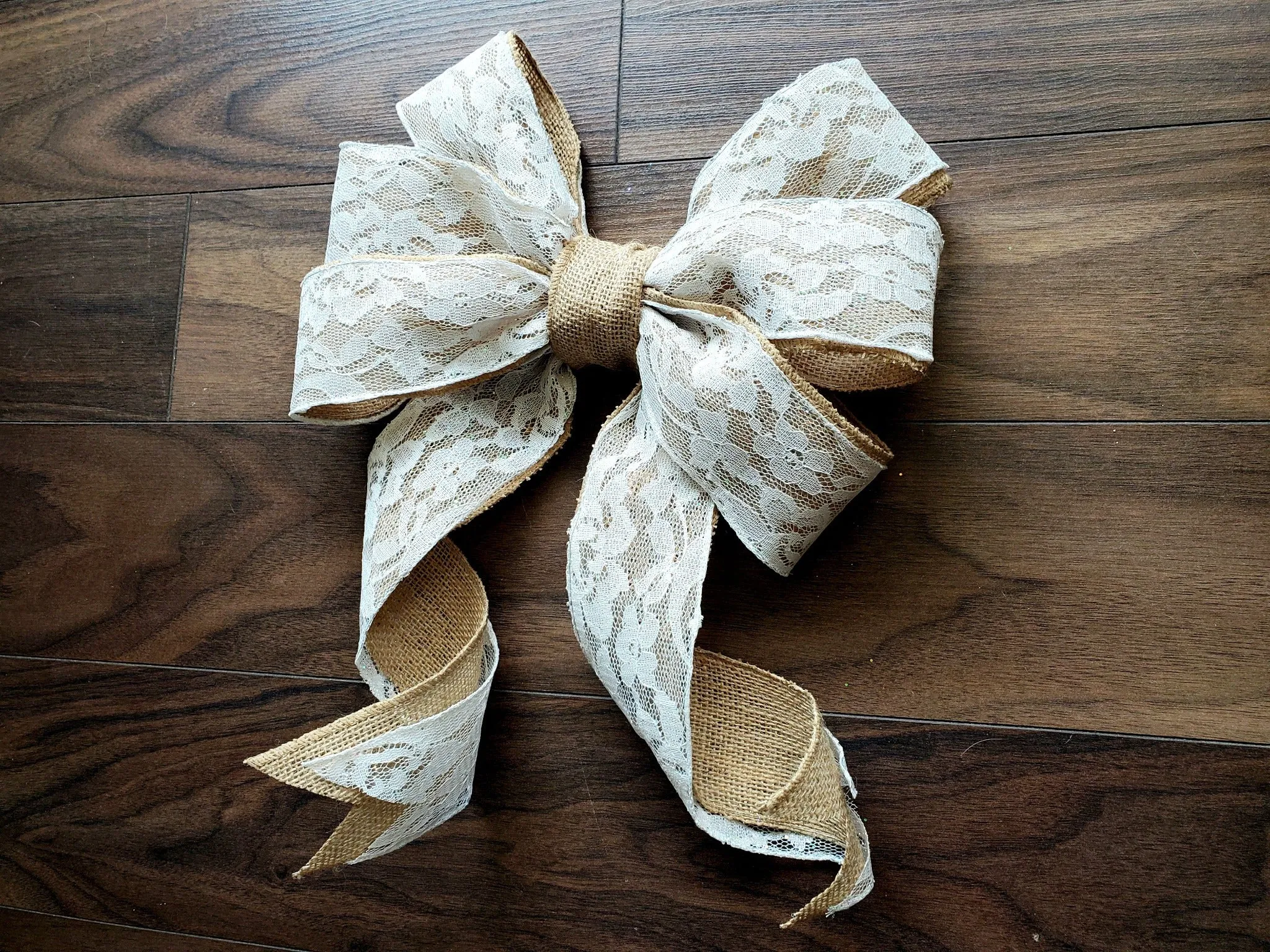 Hand-Made Bow Burlap Sparkly Lace - Perfect for Weddings, Parties, and Special Occasions